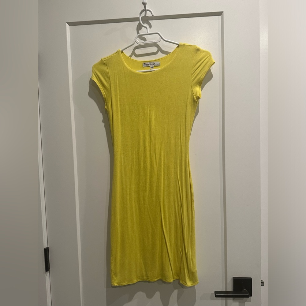 Velvet Torch XS yellow dress